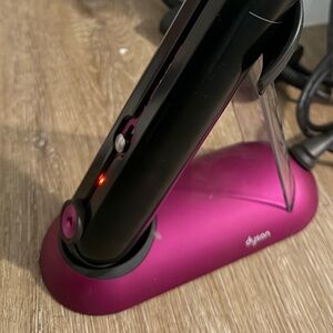 Dyson Black Wand Straightener with Magenta Charging Base